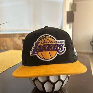 Los Angeles Lakers SnapBack Used